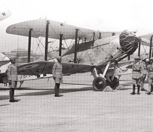 MILITARY HISTORY : A History of Military Aviation in India 1901-1947 Wapitis IIAs of ‘A’ Flight, No.1 Squadron being inspected at Kohat, 1936