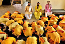Salient Features of New Education Policy, 2020 Those who favour the old Vedic style gurukul system stress on residential schooling methods centred around a guru and focused on education