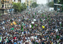 Pakistan Going in Reverse Direction Sunni Muslims shouting slogans against Shiaas during a protest in Karachi on 12 September 2020.