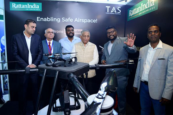 Gen VK Singh, Union minister of state for Civil Aviation visiting the exhibitors