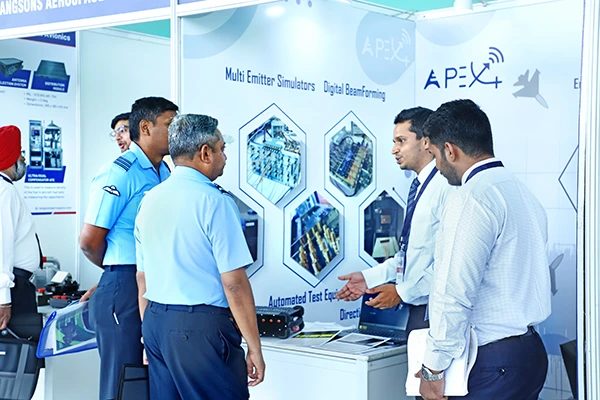 Visitors-at-the-ApexPlus-exhibition-stand