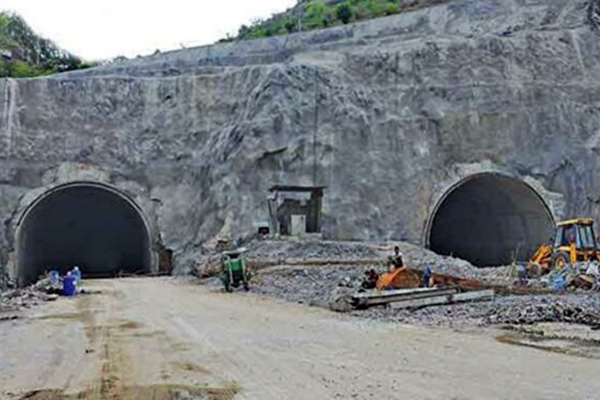 The Sela Tunnel complex comprises two tunnels – Tunnel 1, a 980-meter-long single tube tunnel and Tunnel 2, a 1,555-meter-long twin tube tunnel.