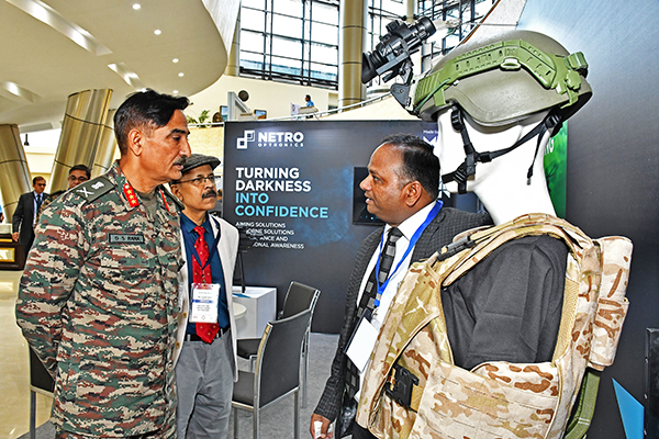 Lt Gen DS Rana, DG Defenece Intelligence Agency visiting the MKU stand