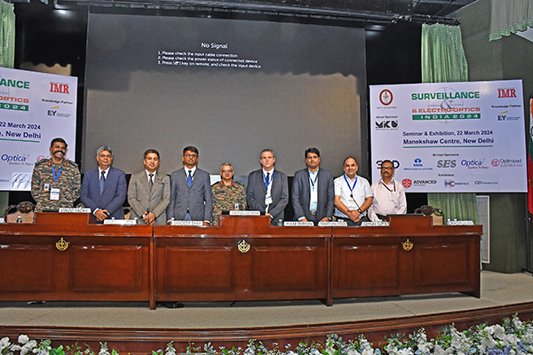 Panellists of Session 2, from left, Col Sameer Babu, Colonel (C&R), Army AD Directorate, Vinod Yadav,
Tata Advanced Systems Ltd, Vaibhav Gupta, MKU Ltd, Sandeep Shah, Optimized Electrotech, Brig Anurag
Asthana, Brig Ops, Artillery Directorate, Ram Biron, SCD, BSF, Israel, Ramakrishna Siddam, Optica,
Abhinav Gupta, SES, and Madhukar, IG (Ops).